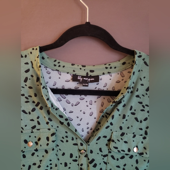 Lily Morgan, size XL, green print T. Light and airy. Cute print. - Picture 2 of 5